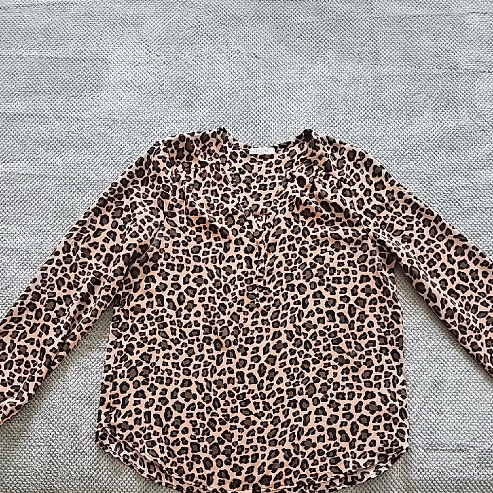 Pleione Leopard Print Women's Top Small